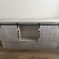 Cabinet/ Tv Stand 