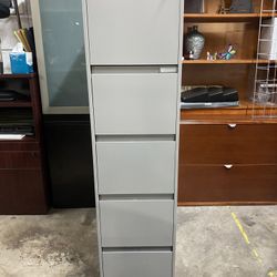 Steelcase 5 drawer file cabinet 