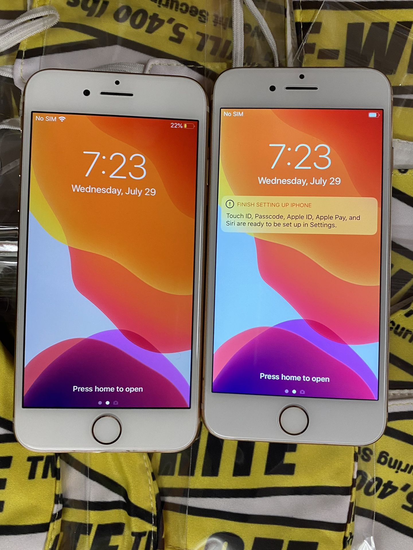 Factory unlocked apple iphone 8 64 gb, store warranty