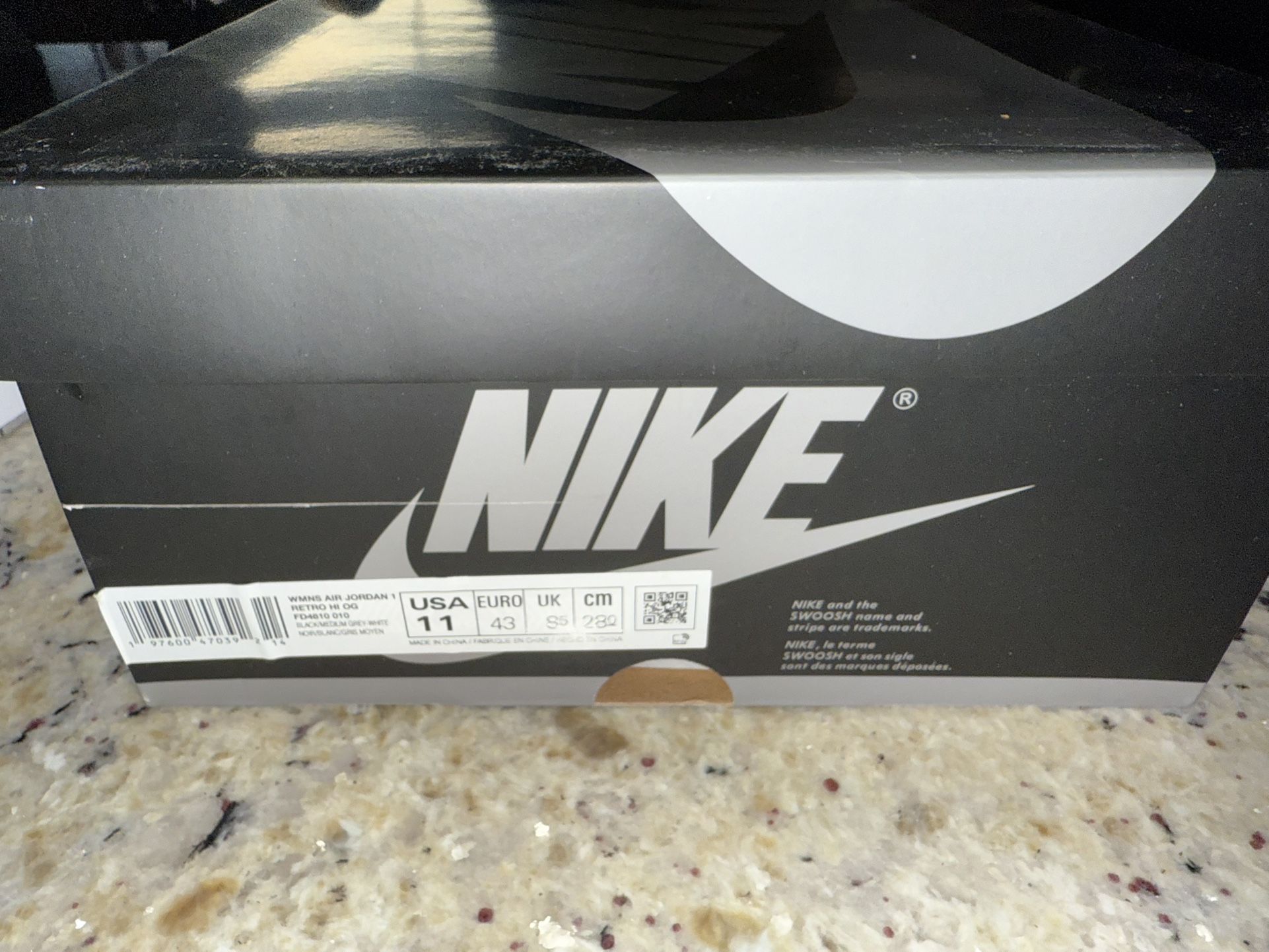 Air Jordan 1 Retro High OG 'Satin Shadow'