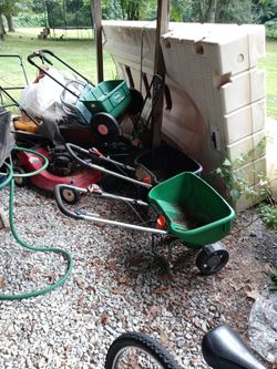 3 Scott's Seeders For Sale