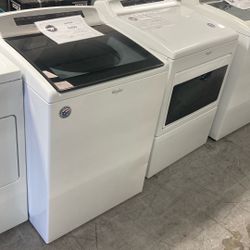 Whirlpool Set Washer And Electric Dryer