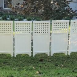 PVC VINYL DECORATIVE FENCE 14 PANELS EXC COND
