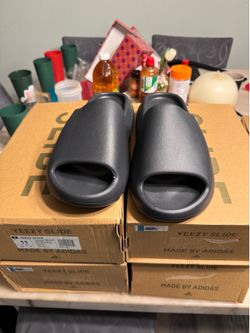 Yeezy Slides "Onyx"