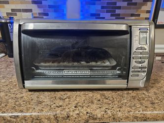 BLACK+DECKER Countertop Convection Toaster Oven