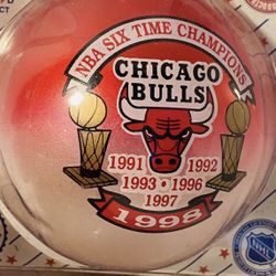 NBA Fans Chicago Bulls Six Time Champions 1998 Christmas GlassOrnament Souvenir