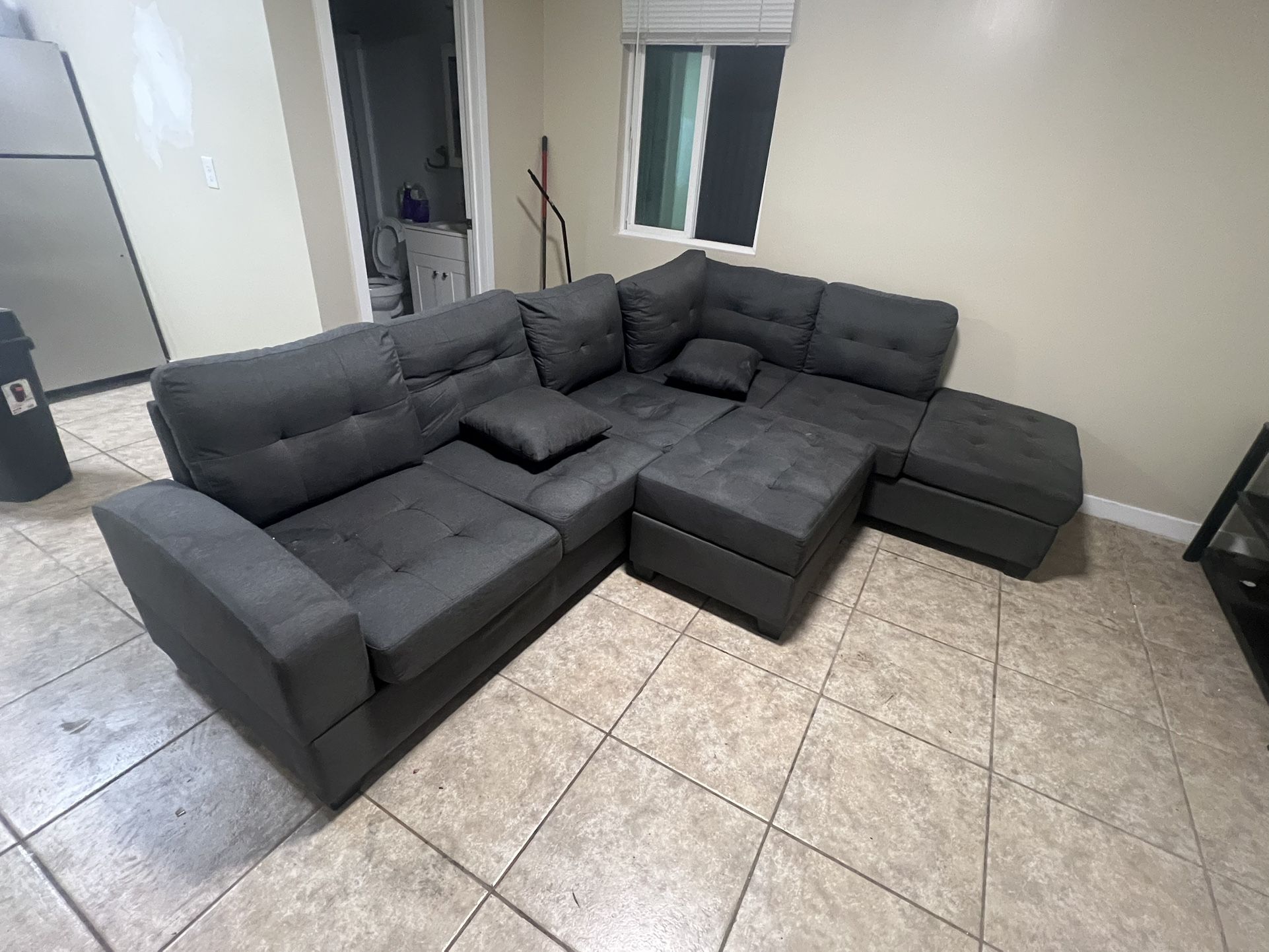 Sectional Couch/Sofa