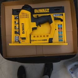 Dewalt 5 In One Multi Tacker/new