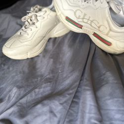 Rhyton sneaker with Gucci logo