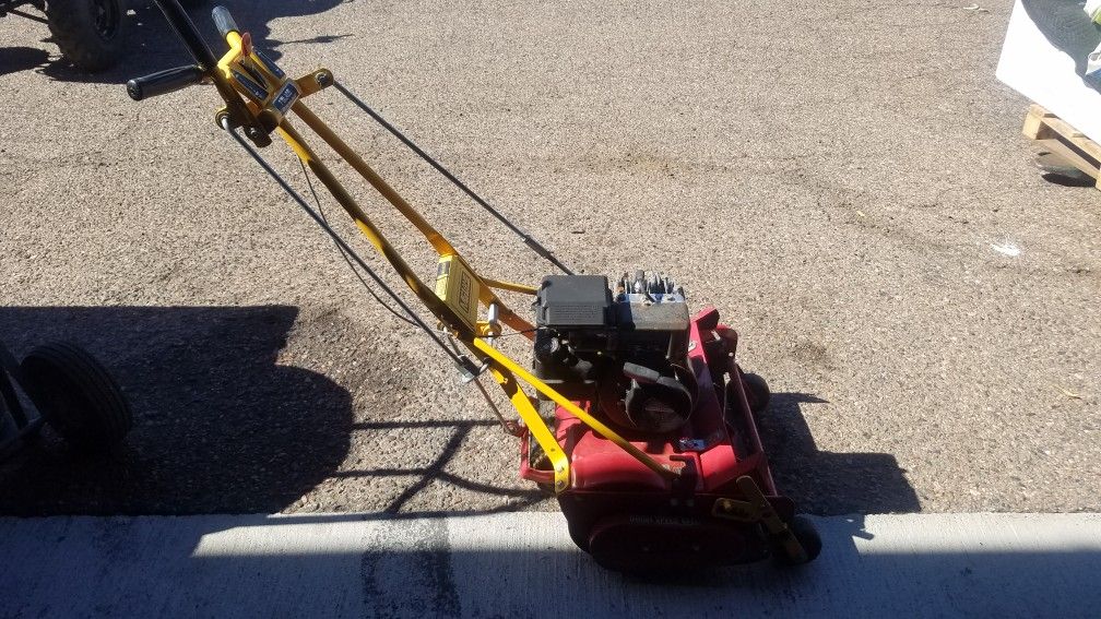 McLane front throw lawn mower for Sale in Phoenix, AZ - OfferUp