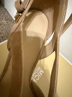 Micheal Kors nude heels