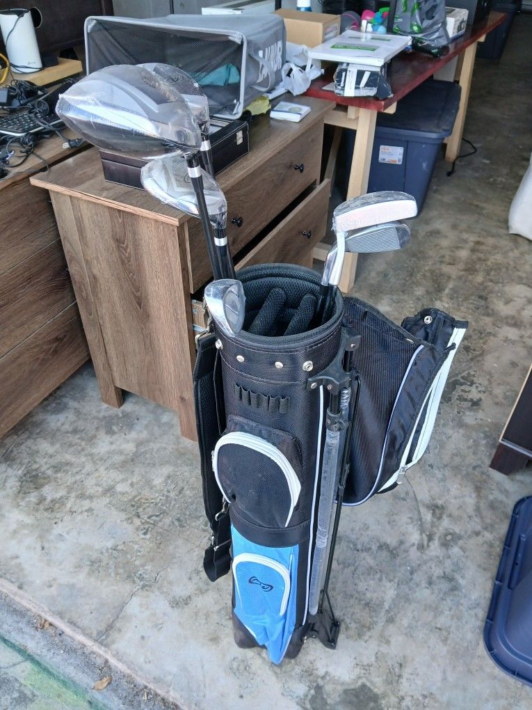 New Av Golf Clubs And Bag.