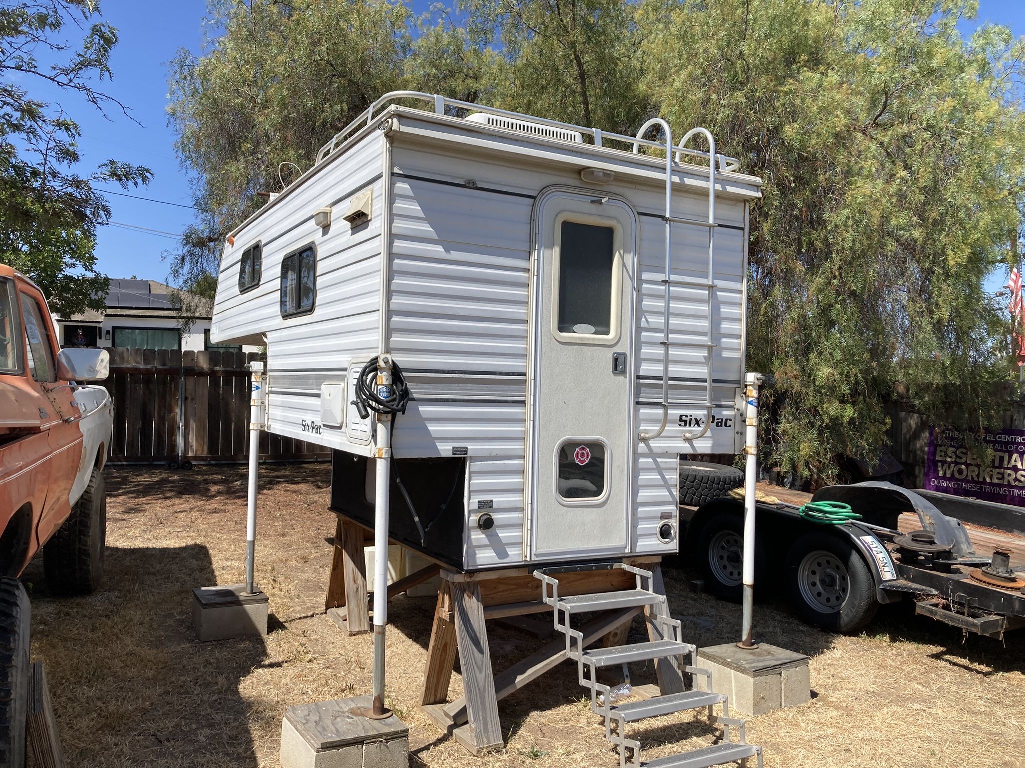 2004 SixPac Overhead Camper for 6’6” Bed