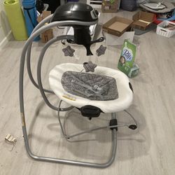 Graco Baby Swing with detachable Bouncing Seat
