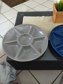 Round Plastic Divided Serving Tray