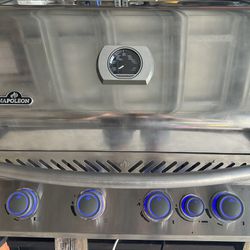 Built In BBQ Natural gas 32”