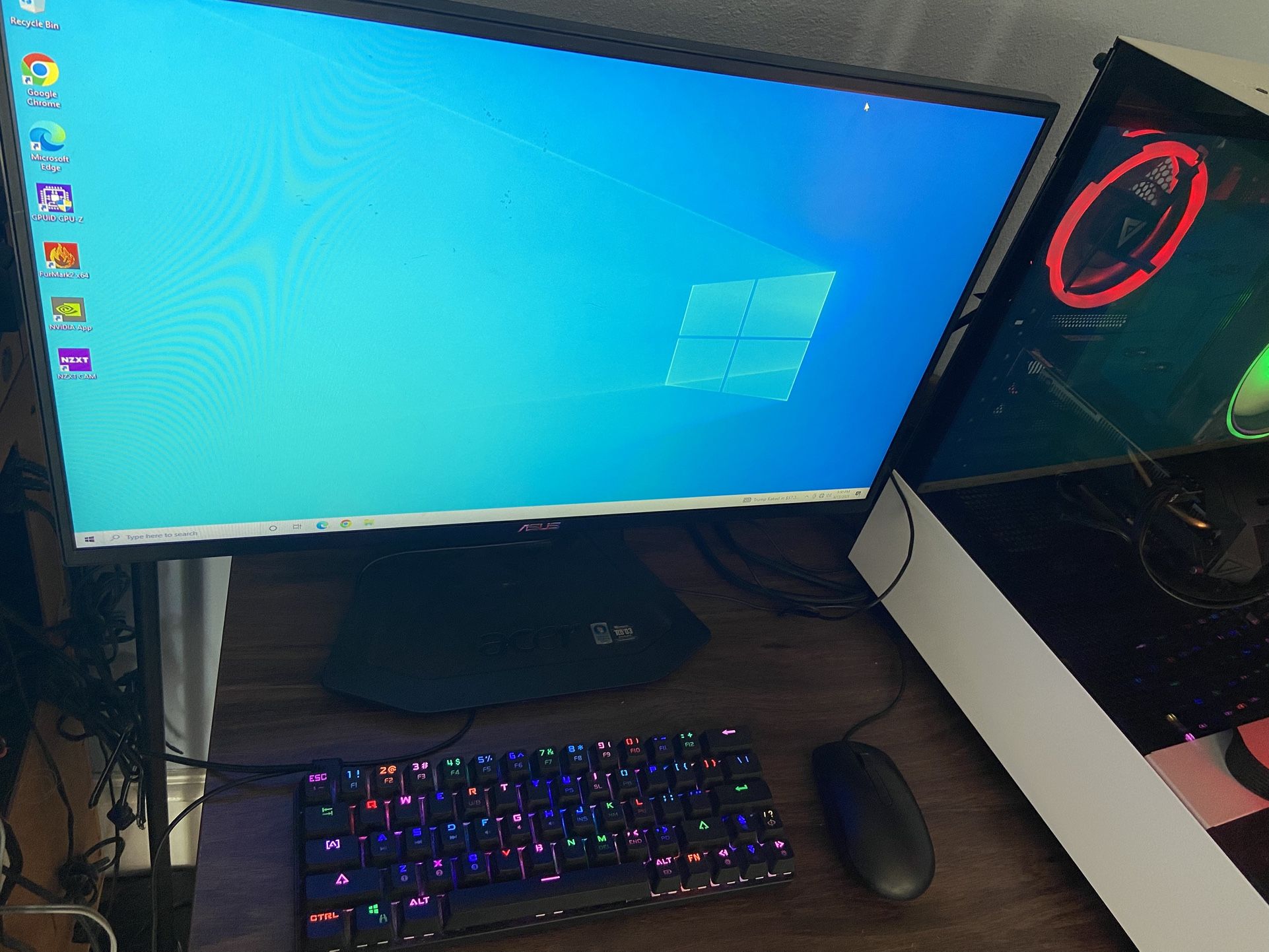 Gaming Pc With Monitor, Keyboard, And Mouse