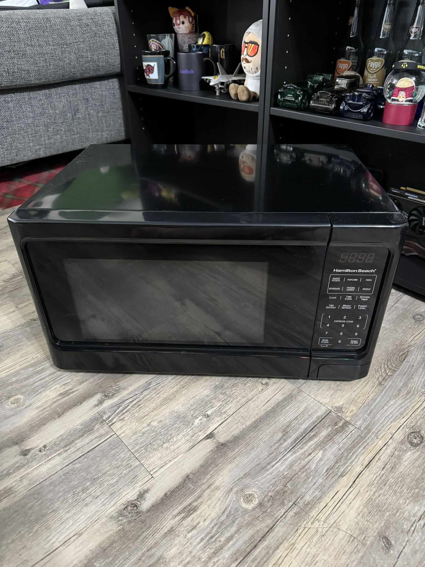 1.1 CU FT Microwave 1000W