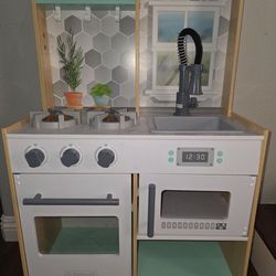 Kitchen play