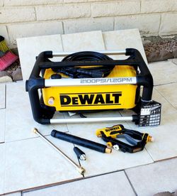 DeWALT Electric Pressure Washer 2100 PSI
