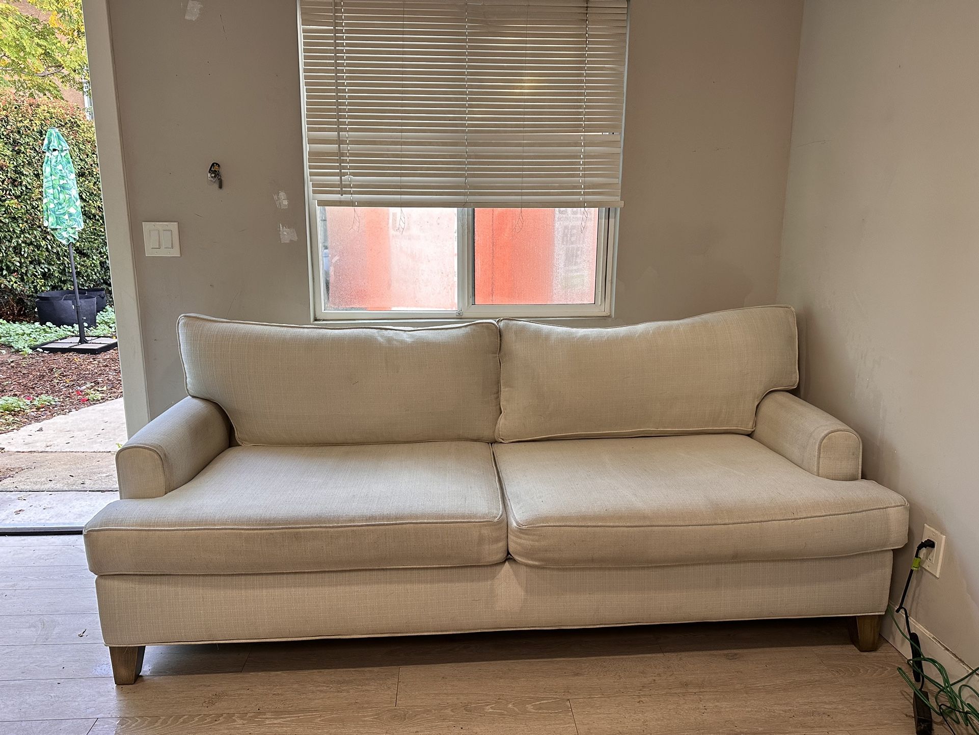 Living Spaces EMERSON II SOFA
