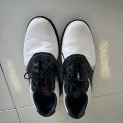 Pair of FJ, contour series golf shoes, size 7 1/2 medium