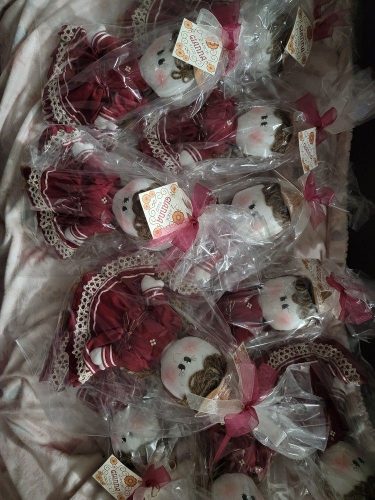 10 Mexican Dolls