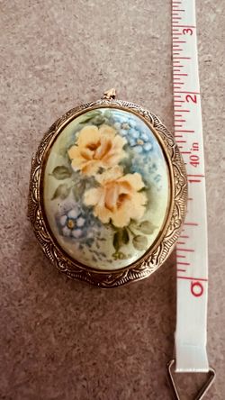 Vintage locket pendant