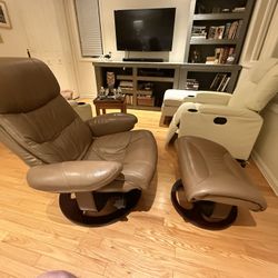 LEATHER RECLINER + OTTOMAN 