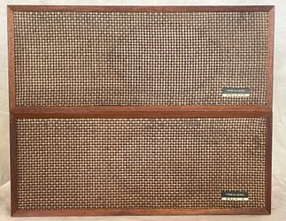 Vintage Pair Of Rare Realistic Solo 4 Book Shelf Speakers Both Tested