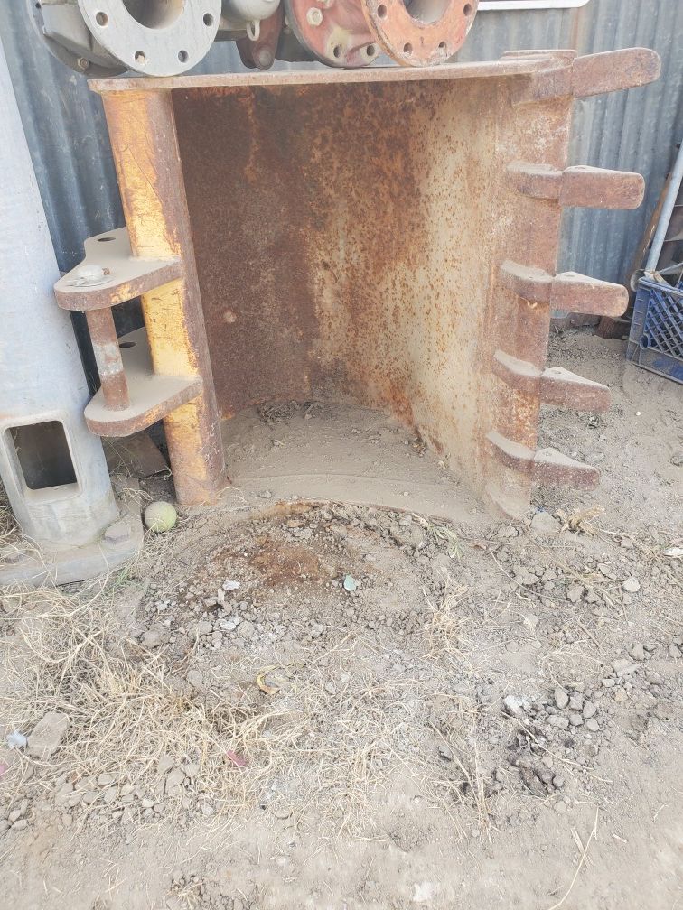 Backhoe bucket