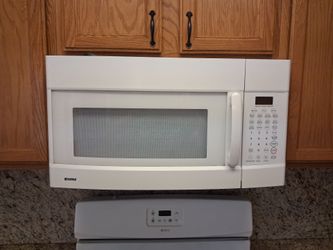 Kenmore microwave white
