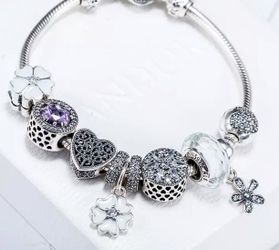 Crystal bracelet 925, not authentic pandora, but really beautiful