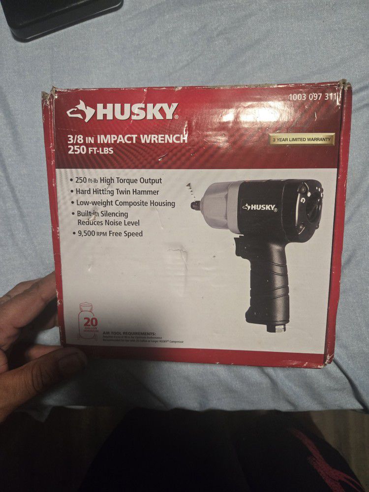 Husky 3/8 Impact Wrench 250 Ft-lbs
