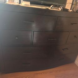 9 Drawer Dresser