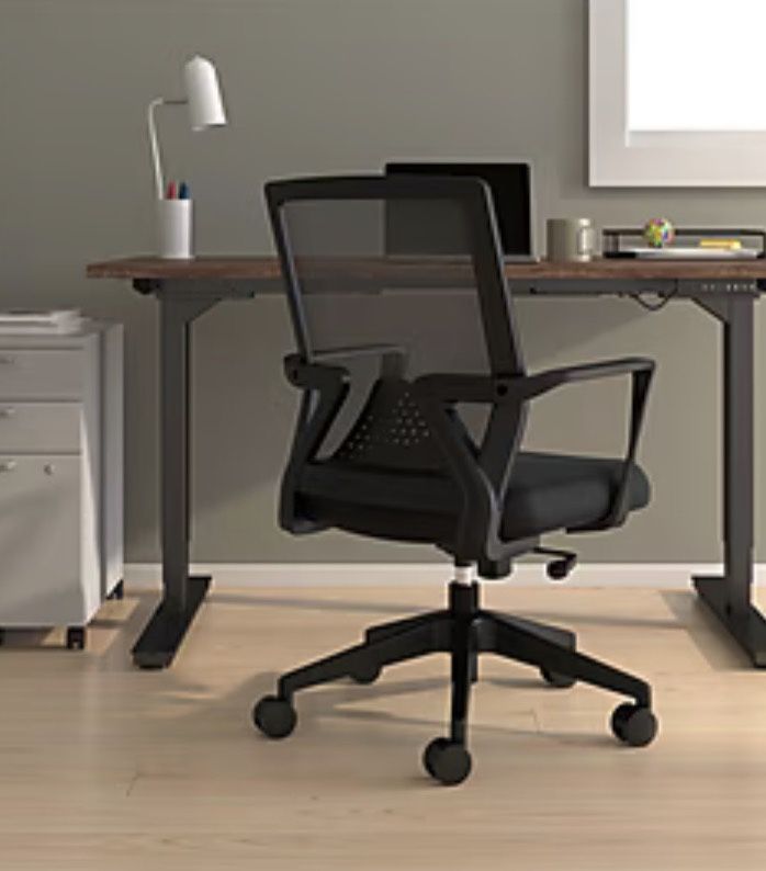 Staples Cartwright Ergonomic Fabric Swivel Task Chair