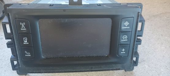 Chrysler 200 Radio And Bezel