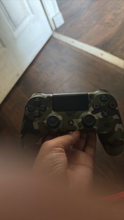 PS4 controller
