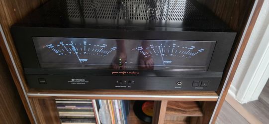 Hitachi Amplifier