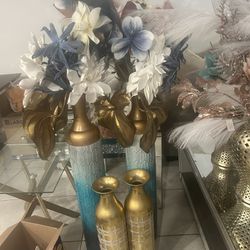 Gold Vases 