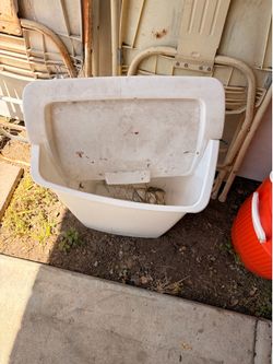 Trash bin