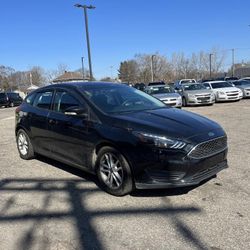 2017 BLACK FORD FOCUS SE Gᗩᔕ ᔕᗩᐯEᖇ ᒪOᗯ ᗰIᒪEᔕ HATCHBACK CLEAN INTERIOR Ş๓໐໐th