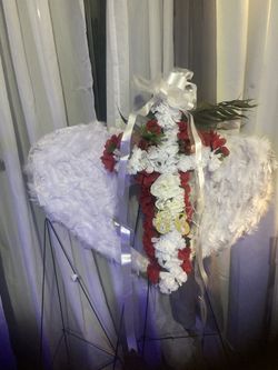 Stand Up : Angel Wings Stand For Funeral