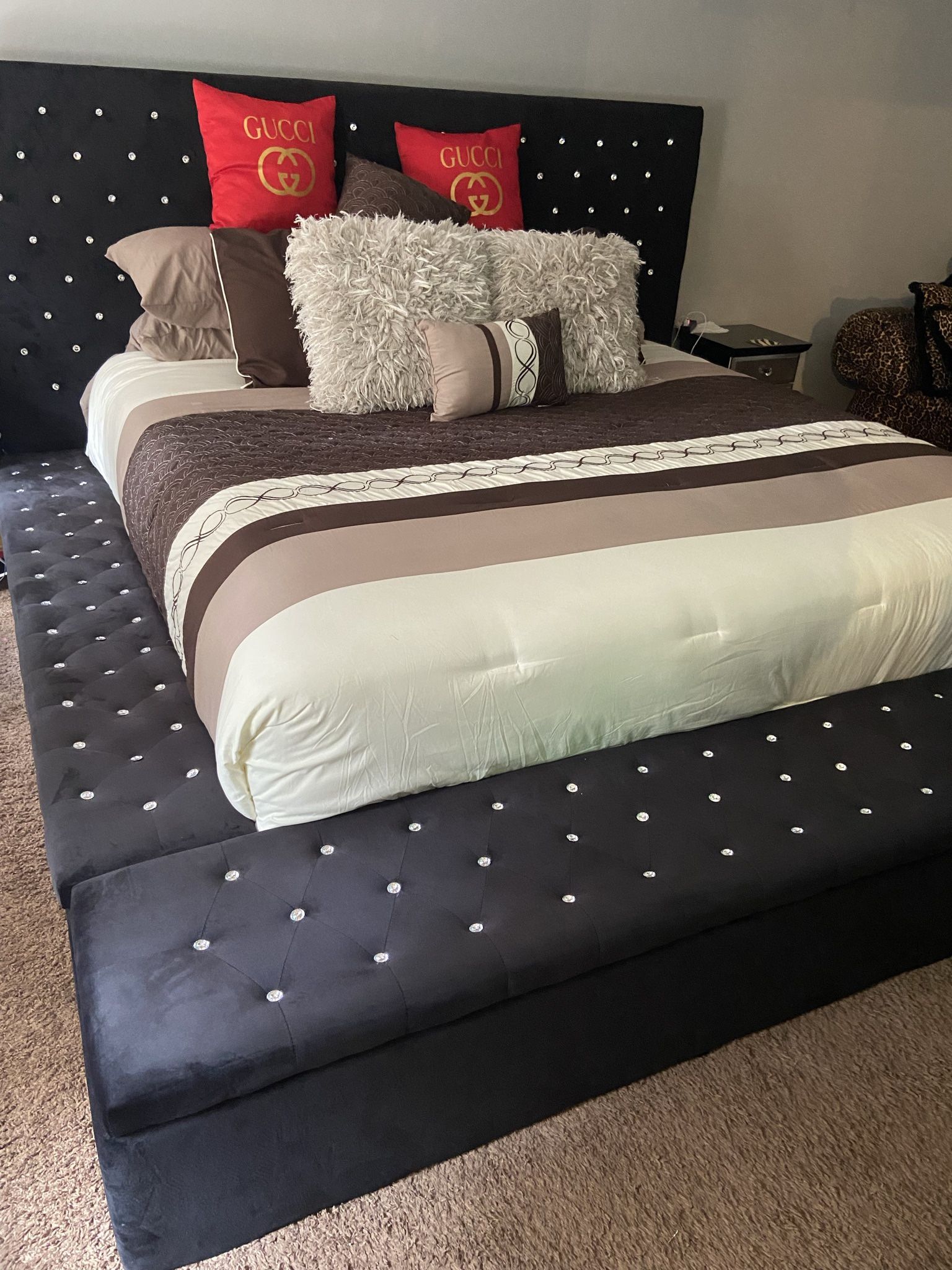 King Size Black Diamond Tufted Storage Bed$1000