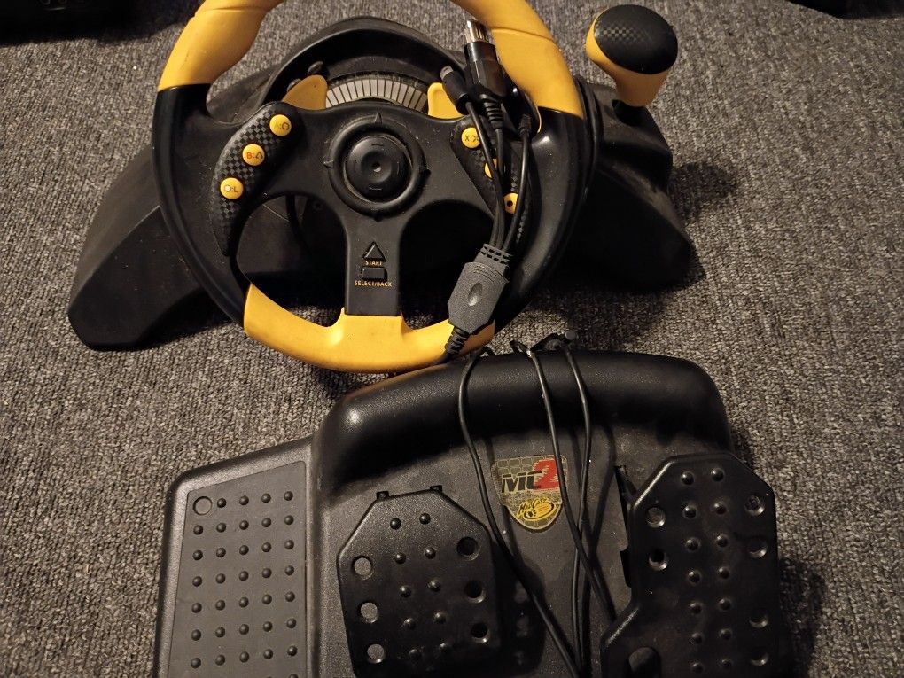 Game Play Steering Wheel and Petal