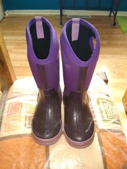 Kids bogs size 13