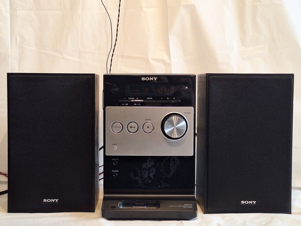 Sony HCD-FX300i Micro Hi Fi System Component Ipod Iphone Dock , CD / AM-FM Radio