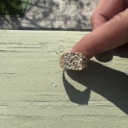 300$ 14kt Gold Nugget Ring  Size 7.5