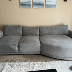 Modern Gray Sectional Couch with Chaise – Excellent Condition!