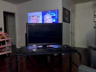 22” Vizio LED TV.  Works Great as a Monitor too.  Pick Up in Van Nuys.